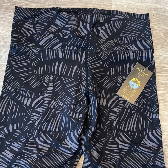 Sol & Mane leggings - Picture 3 of 4